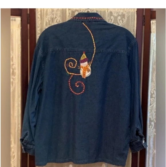 Life Style, Denim Christmas embroidery button down Shirt, Size SMALL - Picture 2 of 7